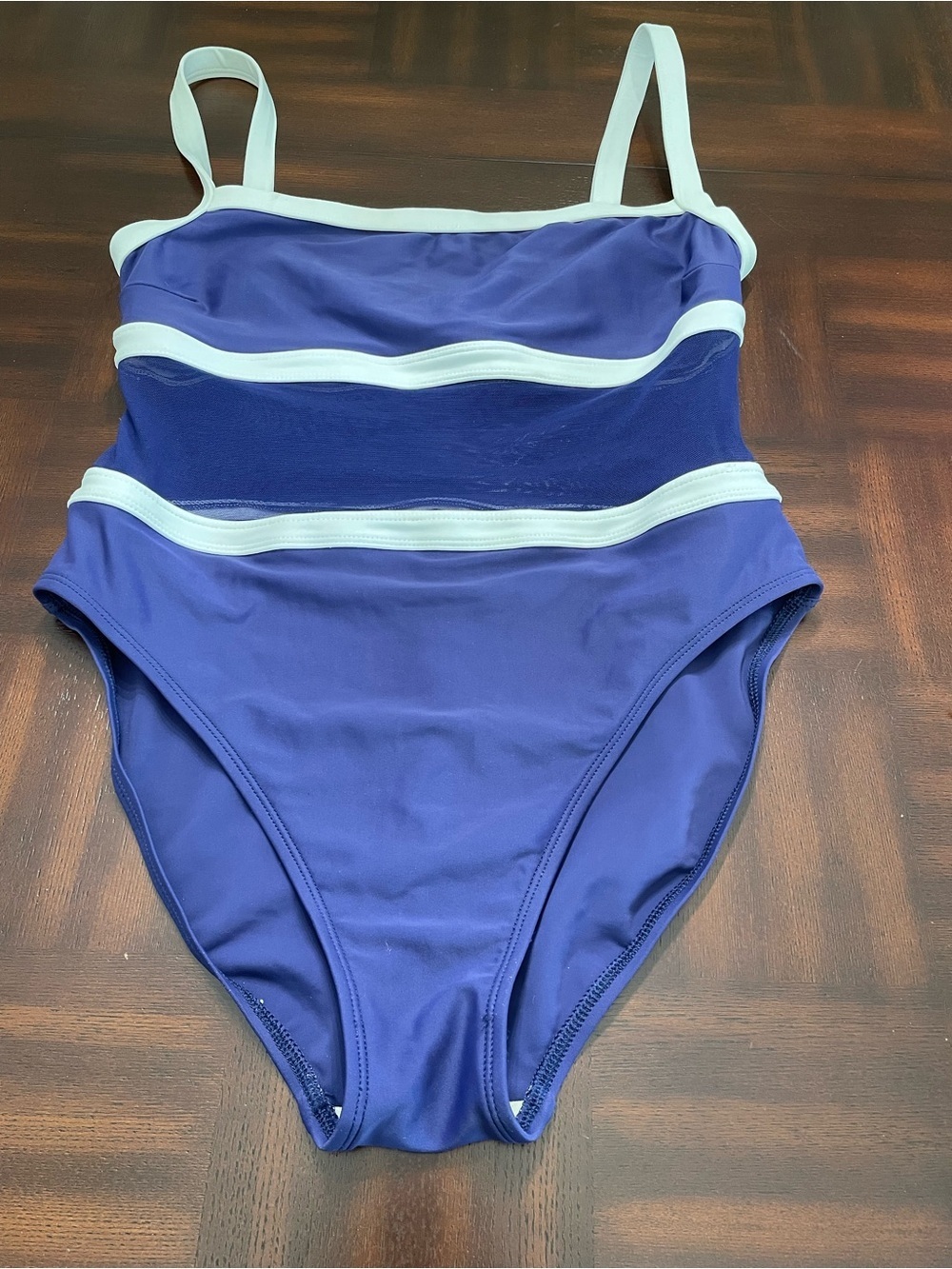 La Blanca women’s one piece swimsuit in Nevy blue and white stripes size 14